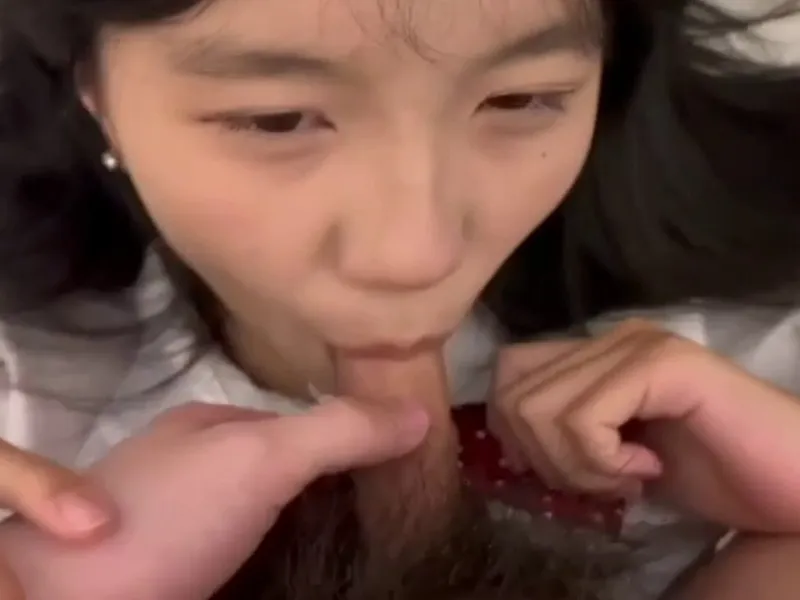 Em loli dễ thương liếm cò biến em thành con em đĩ dâm dục p2